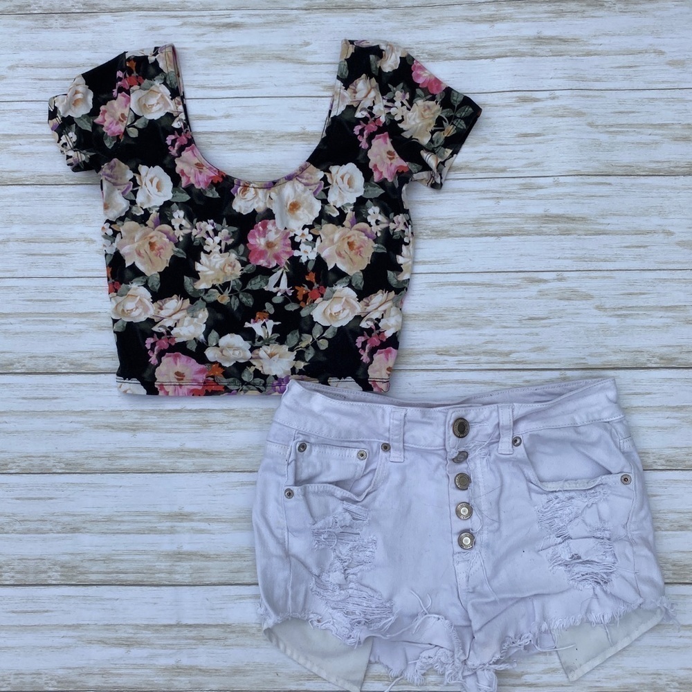 Forever 21 | Floral Low Cut Cropped Tee